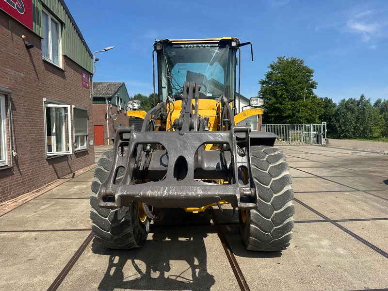 Volvo L60H , CE, 31359 HOURS, AUXILIARY HYDRAULICS, AIR CONDITIONER - Chargeuse: photos 3 Volvo L60H , CE, 31359 HOURS, AUXILIARY HYDRAULICS, AIR CONDITIONER - Chargeuse: photos 3