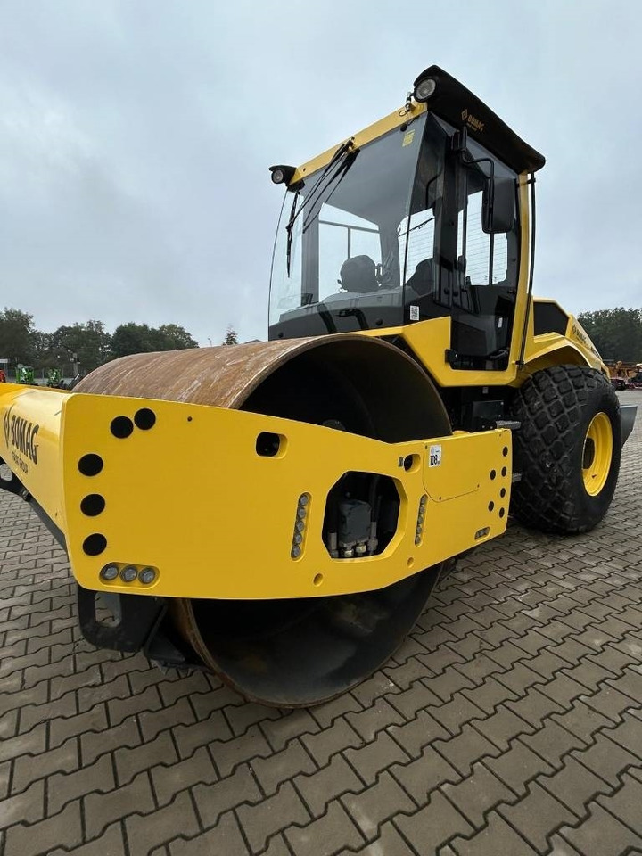 Bomag BW 211 D-5 - Compacteur à pieds de mouton/ Monocylindre: photos 5 Bomag BW 211 D-5 - Compacteur à pieds de mouton/ Monocylindre: photos 5