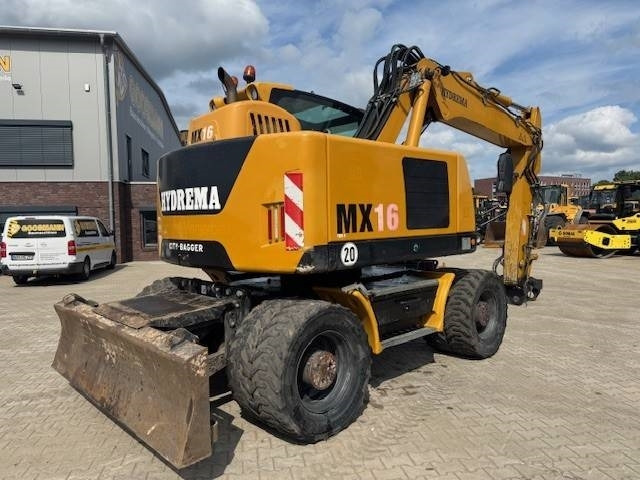 HYDREMA MX16 - Pelle sur pneus: photos 1 HYDREMA MX16 - Pelle sur pneus: photos 1