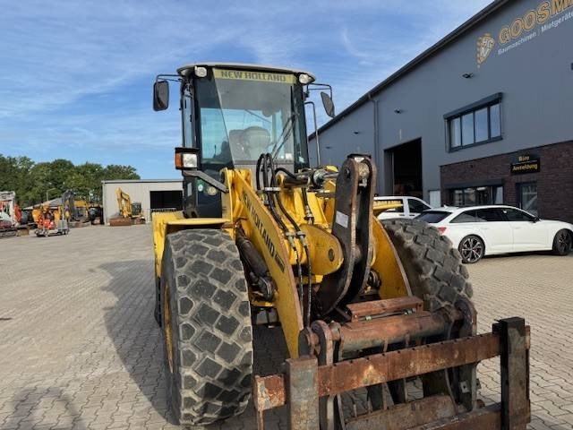 New Holland W 110 B W 110 B - Chargeuse sur pneus: photos 4 New Holland W 110 B W 110 B - Chargeuse sur pneus: photos 4