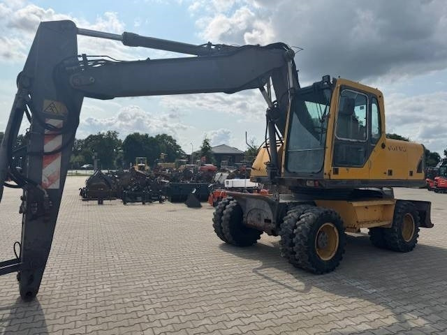 Volvo EW 180 B - Pelle sur pneus: photos 3 Volvo EW 180 B - Pelle sur pneus: photos 3