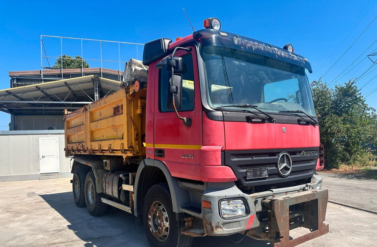 Mercedes 3 assi euro 5 - Camion benne: photos 1 Mercedes 3 assi euro 5 - Camion benne: photos 1