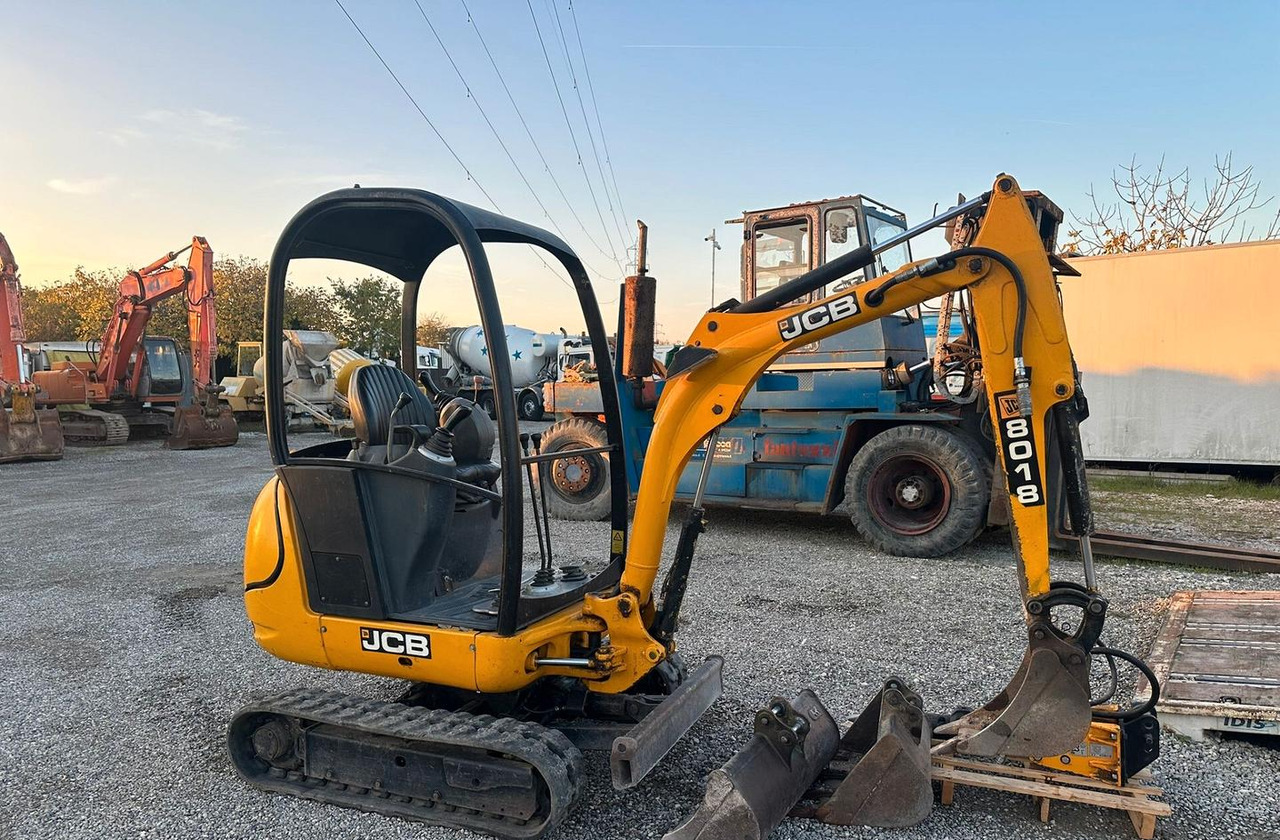 Mini escavatore Jcb 18 quintali - Mini pelle: photos 5 Mini escavatore Jcb 18 quintali - Mini pelle: photos 5