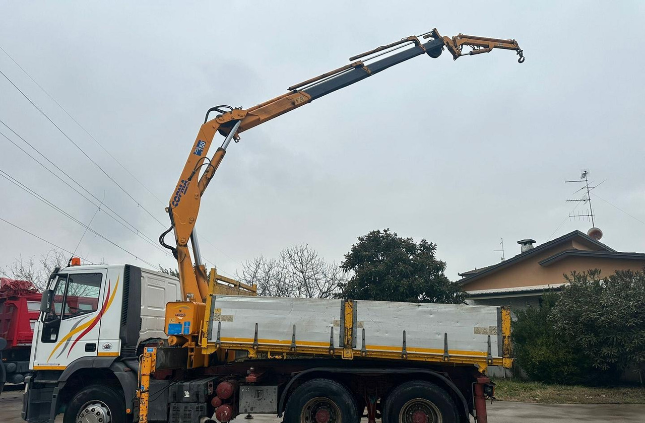 Motrice Iveco eurotech con la grù - Camion benne, Camion grue: photos 1 Motrice Iveco eurotech con la grù - Camion benne, Camion grue: photos 1