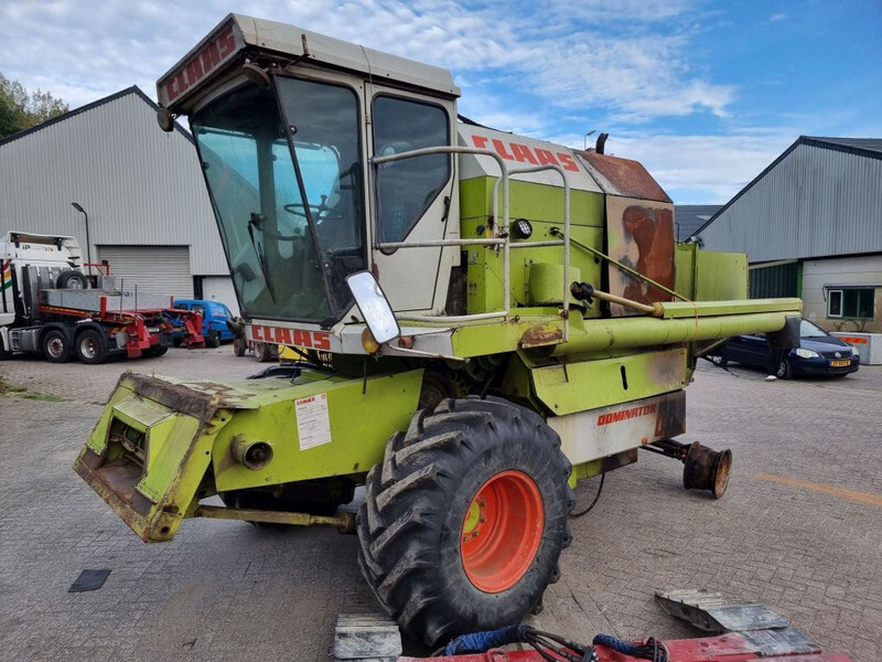 Claas 68s - Moissonneuse-batteuse: photos 1 Claas 68s - Moissonneuse-batteuse: photos 1