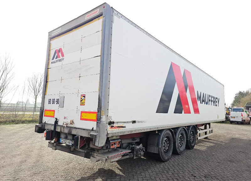 Fruehauf 2000KG DHollandia - Lifting axle - sliding door - Semi-remorque fourgon: photos 4 Fruehauf 2000KG DHollandia - Lifting axle - sliding door - Semi-remorque fourgon: photos 4