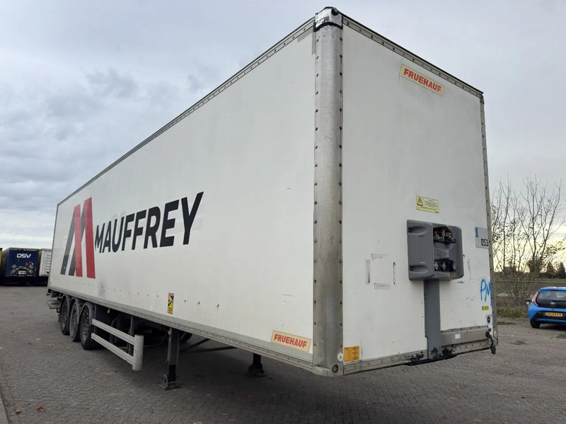 Fruehauf Dhollandia DHSMR.20 2000 KG - Lifting axle - sliding door - Semi-remorque fourgon: photos 3 Fruehauf Dhollandia DHSMR.20 2000 KG - Lifting axle - sliding door - Semi-remorque fourgon: photos 3