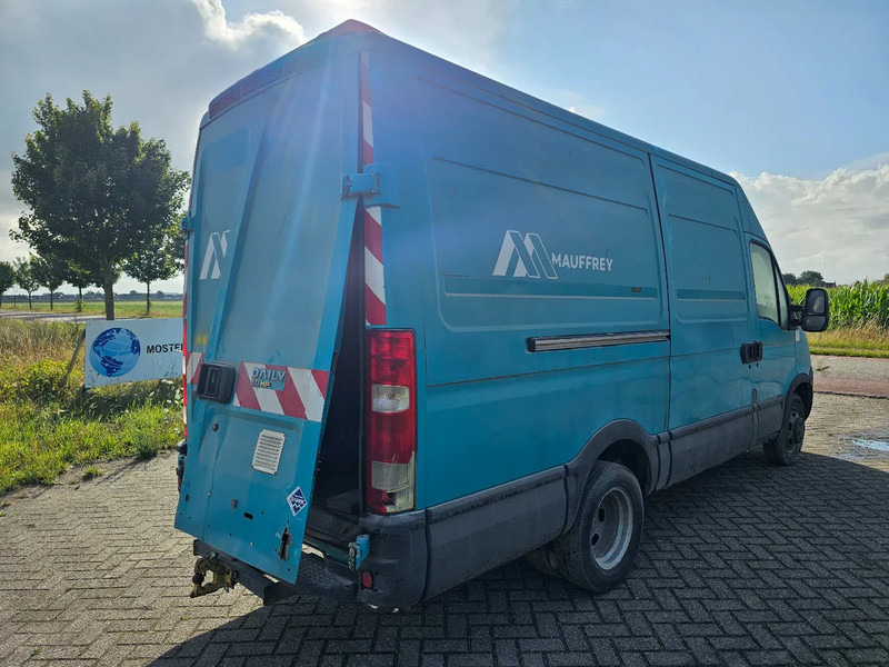 Iveco Daily 35C15V Daily 35C15V - Voiture: photos 5 Iveco Daily 35C15V Daily 35C15V - Voiture: photos 5
