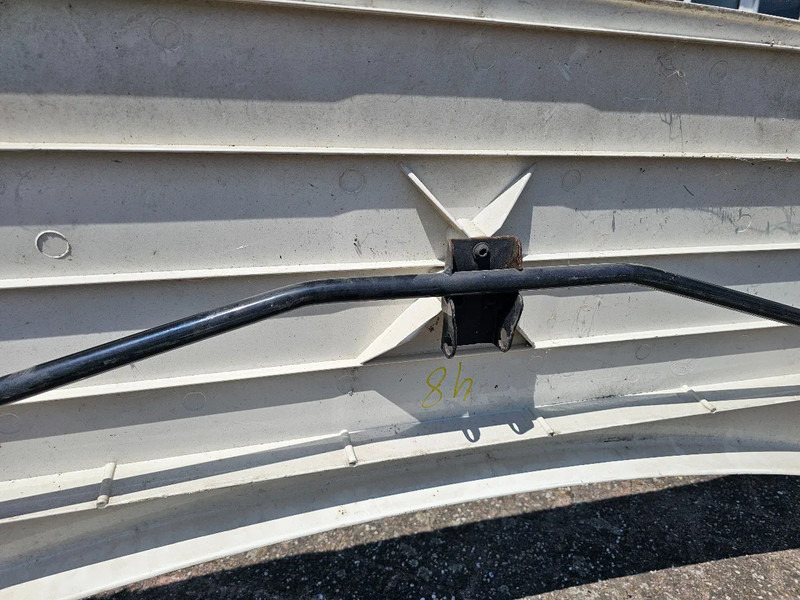 MAN Dak spoiler 81.62910-0131 - Aérodynamique/ Spoilers pour Camion: photos 4 MAN Dak spoiler 81.62910-0131 - Aérodynamique/ Spoilers pour Camion: photos 4