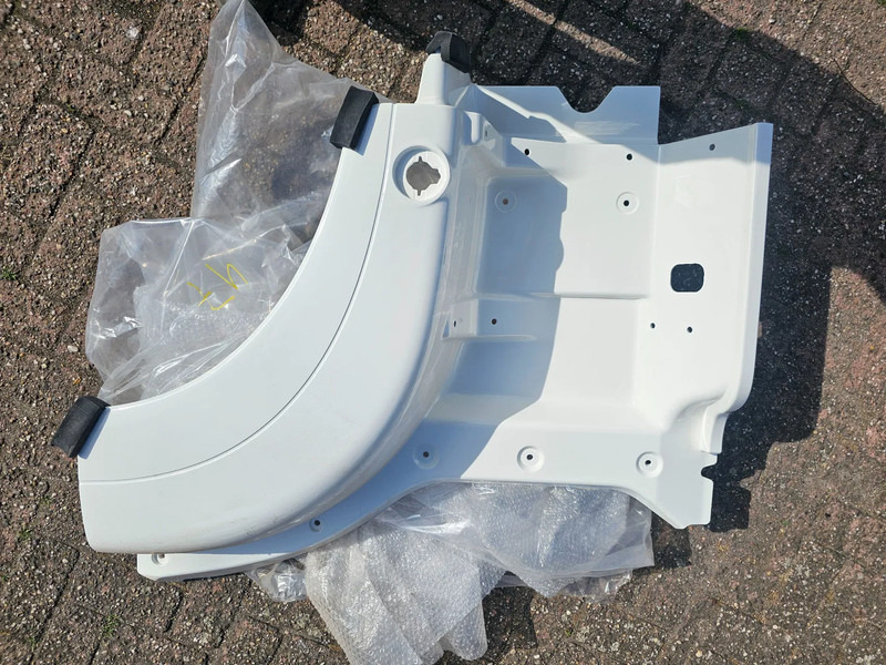 MAN Spatscherm TGA Links - X0134814 - Pièces de rechange pour Camion: photos 1 MAN Spatscherm TGA Links - X0134814 - Pièces de rechange pour Camion: photos 1