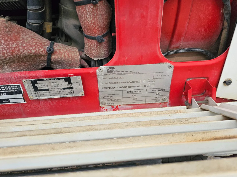 Camion de pompier Renault M210 Arbois 3500L: photos 15 Camion de pompier Renault M210 Arbois 3500L: photos 15