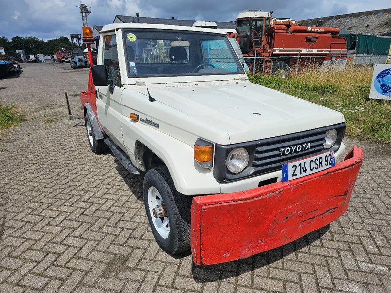 Toyota Land Cruiser LB71MOD - Voiture: photos 3 Toyota Land Cruiser LB71MOD - Voiture: photos 3