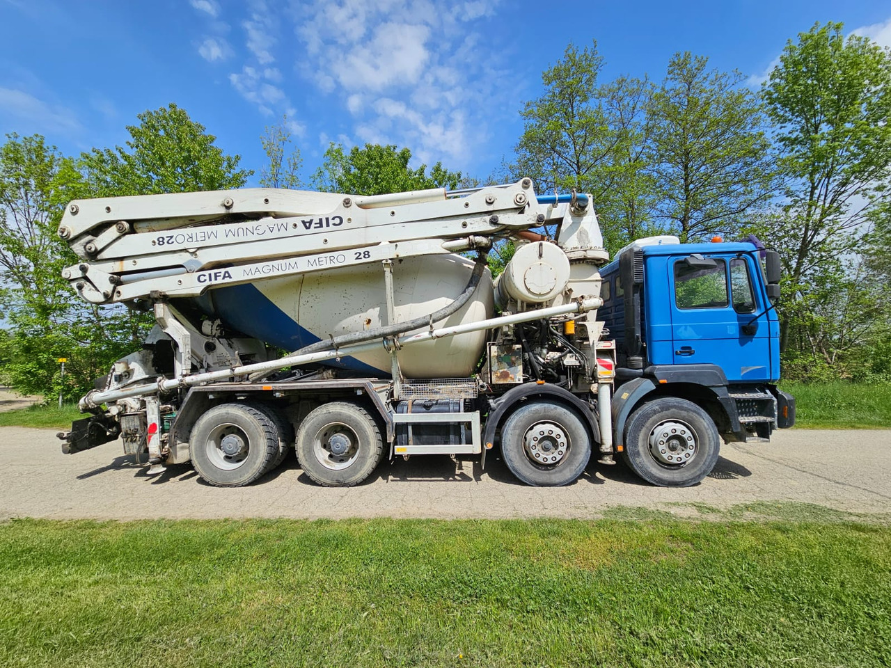 MAN F 2000 (41.410) mit CIFA RHS 115 + CIFA Magnum Metro 28 - Camion pompe: photos 1 MAN F 2000 (41.410) mit CIFA RHS 115 + CIFA Magnum Metro 28 - Camion pompe: photos 1