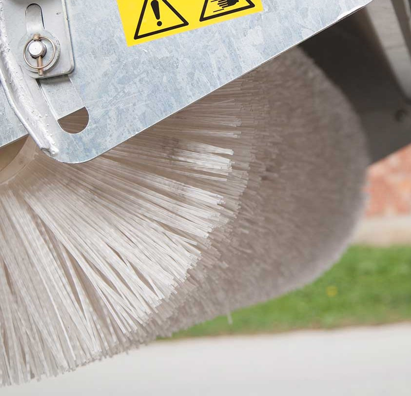 Sweeper type Typ 600 - Brosse pour Tracteur forestier: photos 4 Sweeper type Typ 600 - Brosse pour Tracteur forestier: photos 4