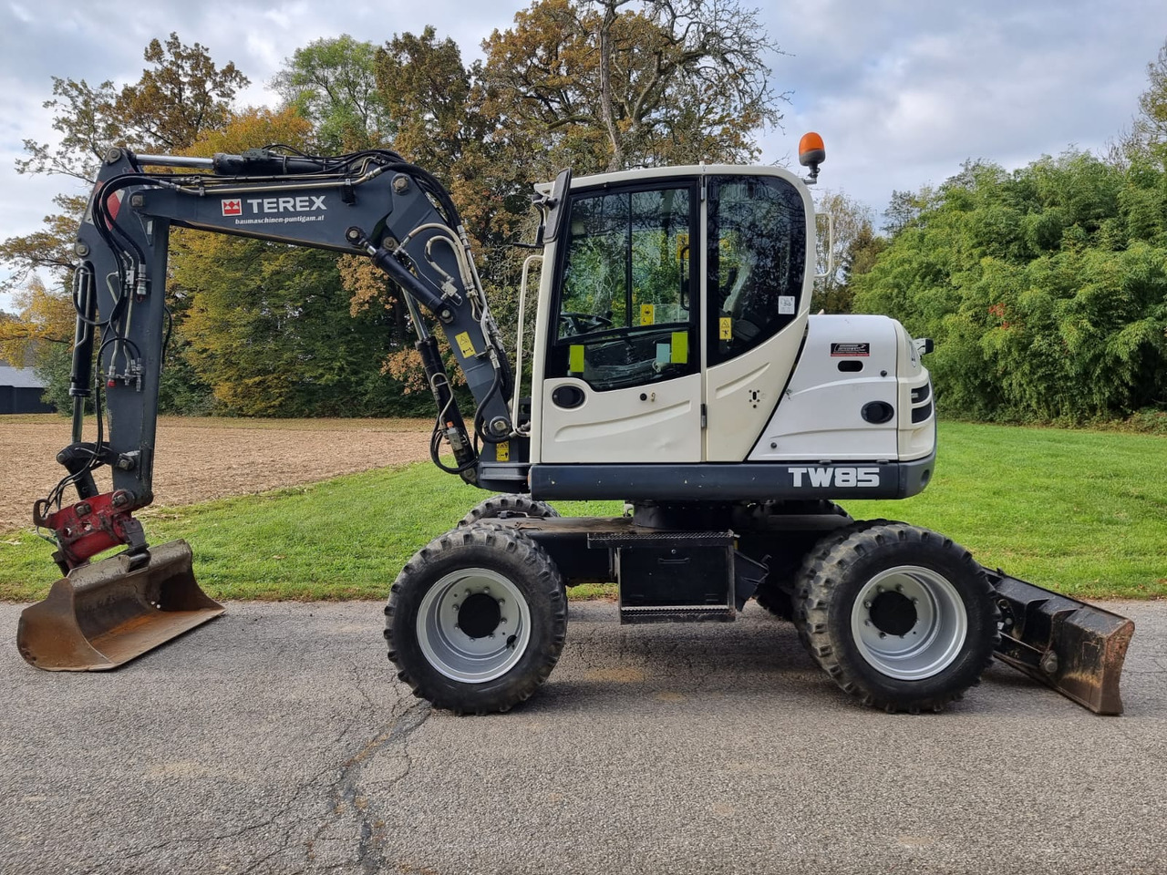 Terex TW 85 - Pelle sur pneus: photos 1 Terex TW 85 - Pelle sur pneus: photos 1