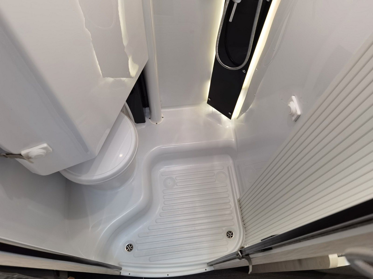Camping-car profilé Chausson 627 GA TITANIUM -PREMIUM /EINZELBETTEN & HUBBETT: photos 23