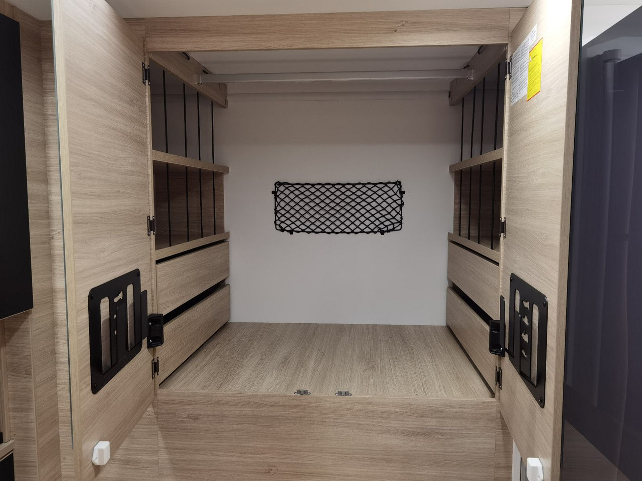 Chausson 640 TITANIUM / -2026- / 165PS-8G. / XXL- HUBBETT en leasing occasion Chausson 640 TITANIUM / -2026- / 165PS-8G. / XXL- HUBBETT: photos 16