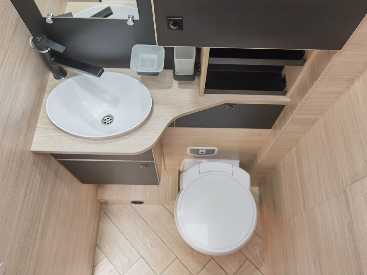 Chausson 640 TITANIUM / -2026- / 165PS-8G. / XXL- HUBBETT en leasing occasion Chausson 640 TITANIUM / -2026- / 165PS-8G. / XXL- HUBBETT: photos 15
