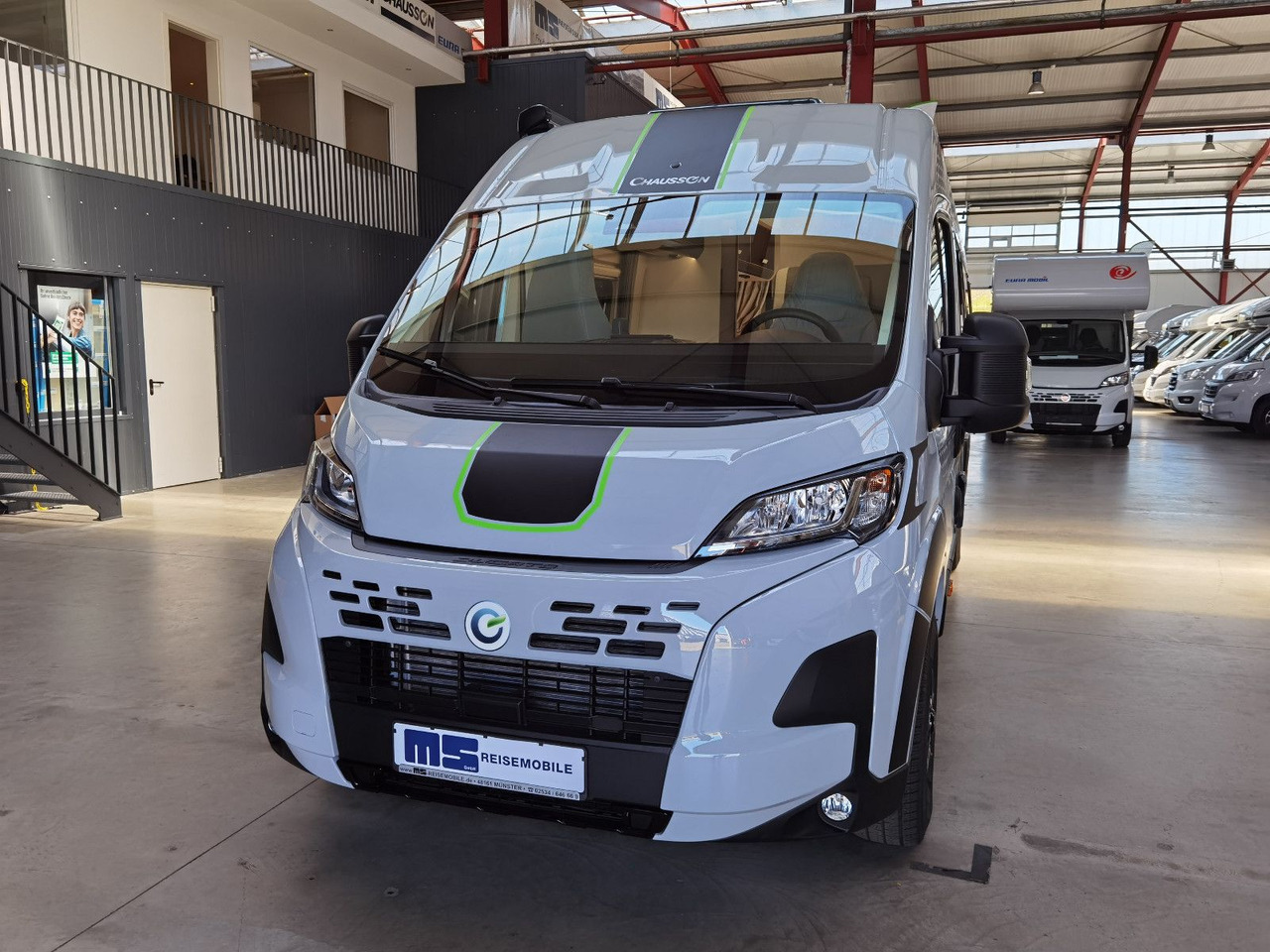 Fourgon aménagé Chausson V690 SPORT LINE /-2025-/ 140PS- 8G / XXL-HUBBETT: photos 7