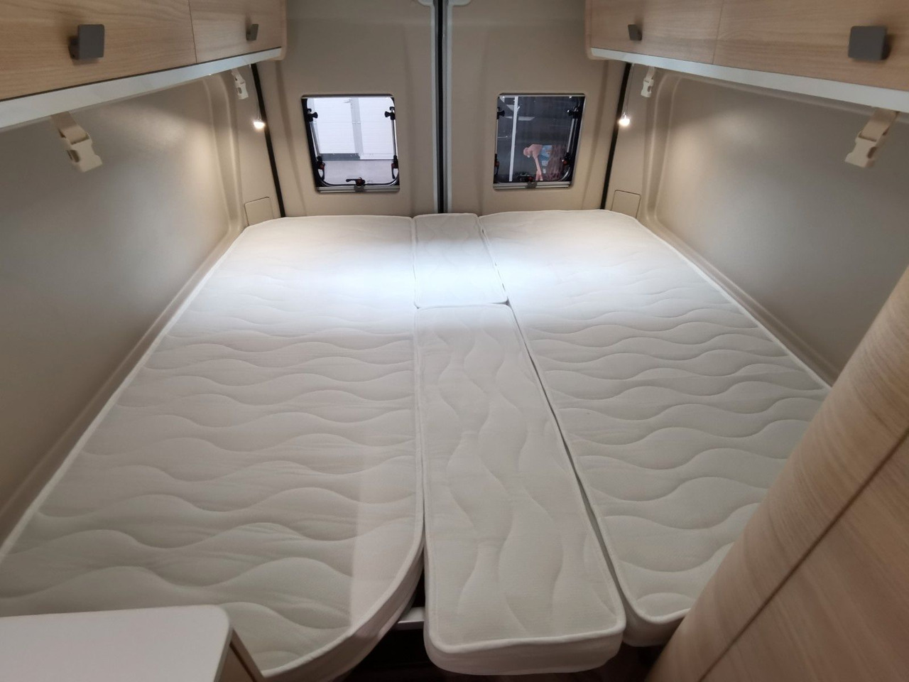 Fourgon aménagé Chausson V697 FIRST LINE / ZUBEHÖR-PAKET / EINZELBETTEN: photos 17
