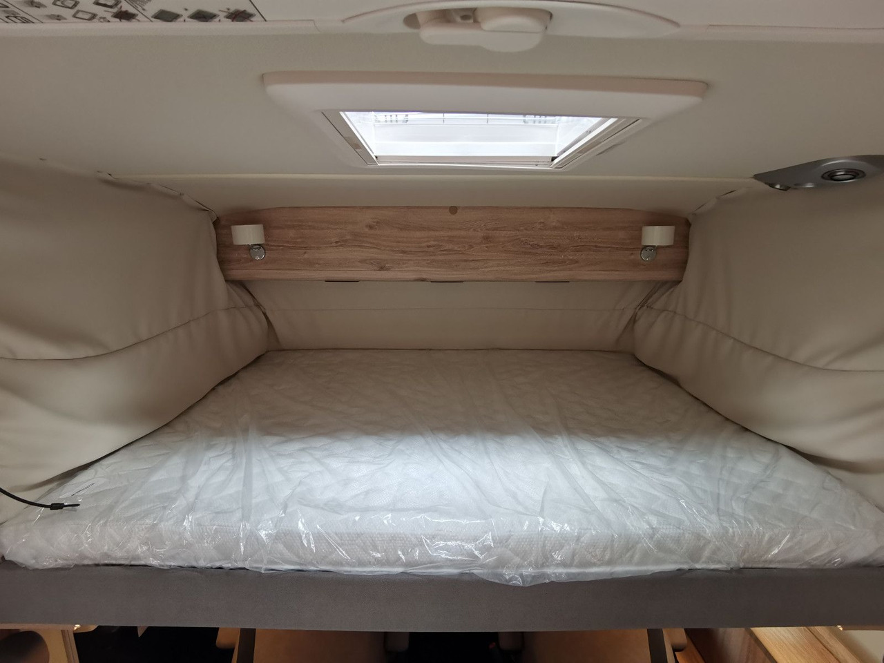 Camping-car intégral Eura Mobil INTEGRA LINE 720 EF /180PS-9G MAXI/ EINZELBETTEN: photos 14