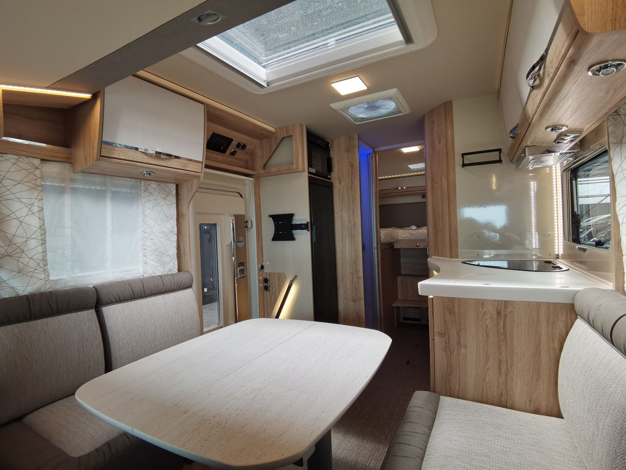 Camping-car intégral Eura Mobil INTEGRA LINE 720 EF /180PS-9G MAXI/ EINZELBETTEN: photos 13