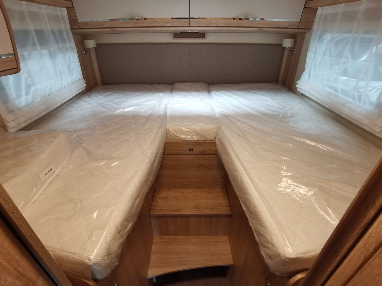 Camping-car intégral Eura Mobil INTEGRA LINE 720 EF /180PS-9G MAXI/ EINZELBETTEN: photos 18