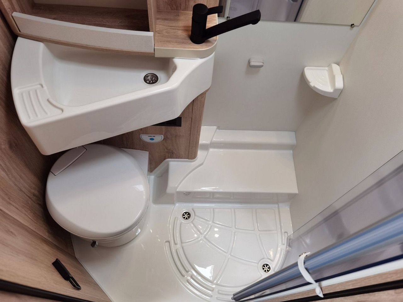 Camping-car profilé Eura Mobil PROFILA T 696 EB /-2025-/ S-PAKET / EINZELBETTEN: photos 21