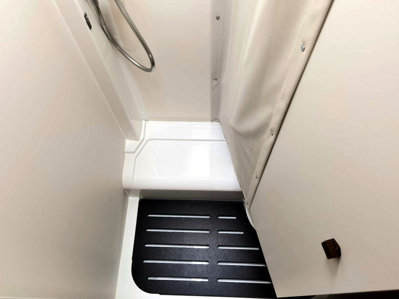 Camping-car profilé Forster T 669 EBN COUPÈ / -2025- / 165PS / EINZELBETTEN: photos 19 Camping-car profilé Forster T 669 EBN COUPÈ / -2025- / 165PS / EINZELBETTEN: photos 19