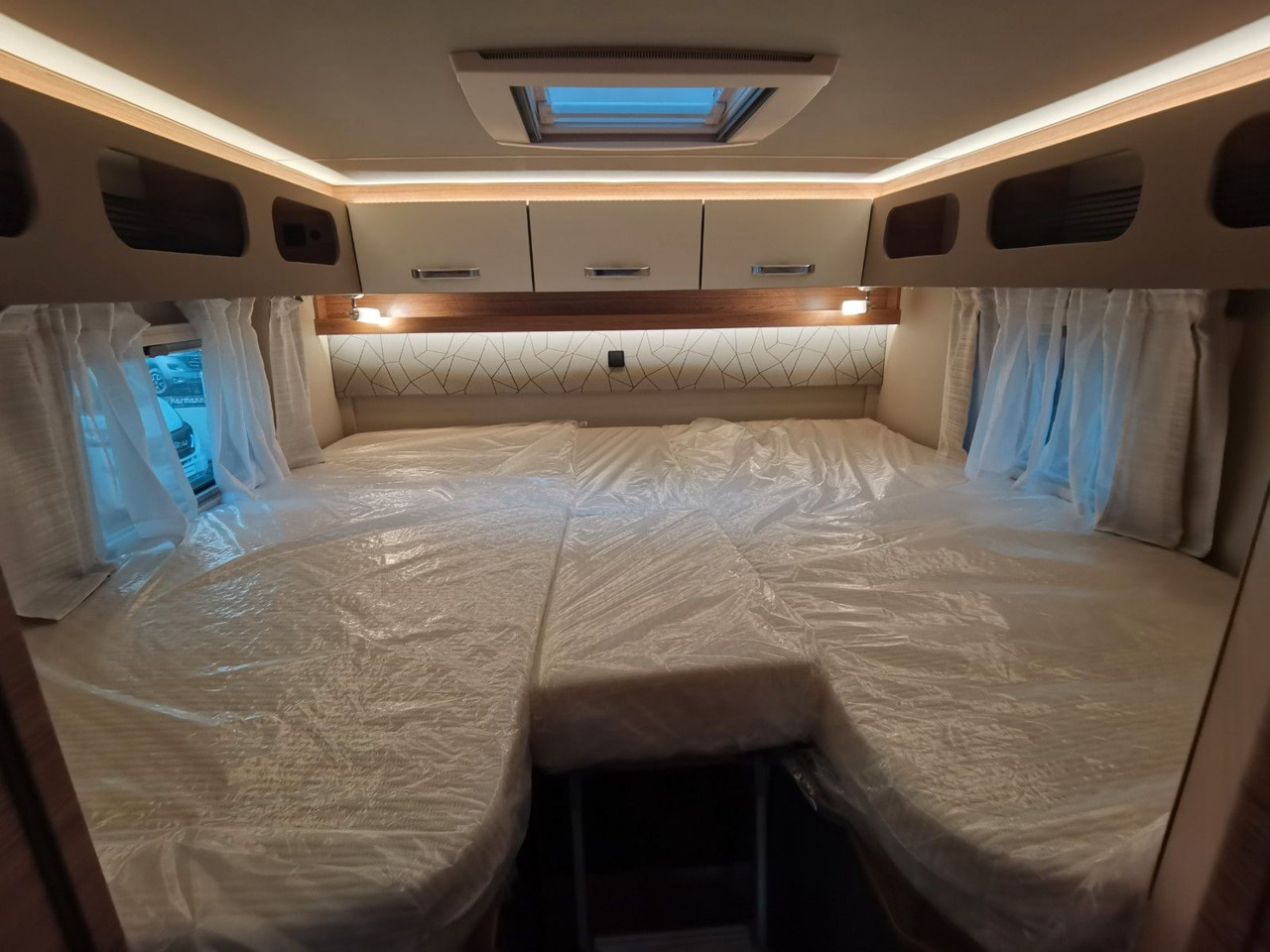 Camping-car profilé Weinsberg CARACOMPACT 600 MEG PEPPER / 8G. - AUTOMATIK: photos 19 Camping-car profilé Weinsberg CARACOMPACT 600 MEG PEPPER / 8G. - AUTOMATIK: photos 19