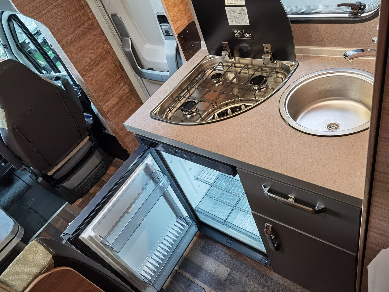 Camping-car capucine Weinsberg CARAHOME 550 MG /- 2025 - / 140 PS / NUR 5.97M: photos 18 Camping-car capucine Weinsberg CARAHOME 550 MG /- 2025 - / 140 PS / NUR 5.97M: photos 18