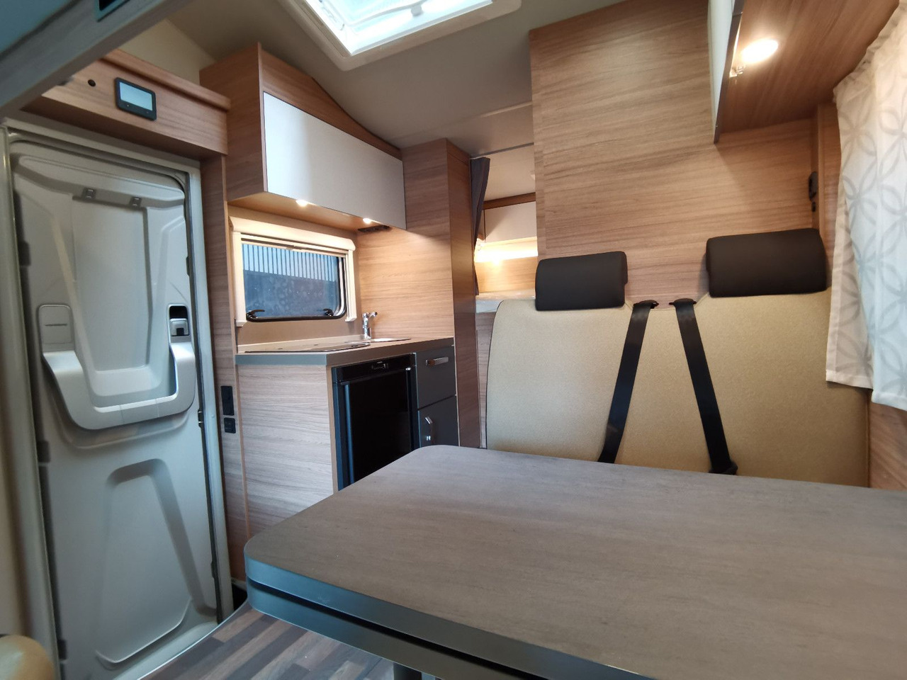 Camping-car capucine Weinsberg CARAHOME 550 MG /- 2025 - / 140 PS / NUR 5.97M: photos 15 Camping-car capucine Weinsberg CARAHOME 550 MG /- 2025 - / 140 PS / NUR 5.97M: photos 15