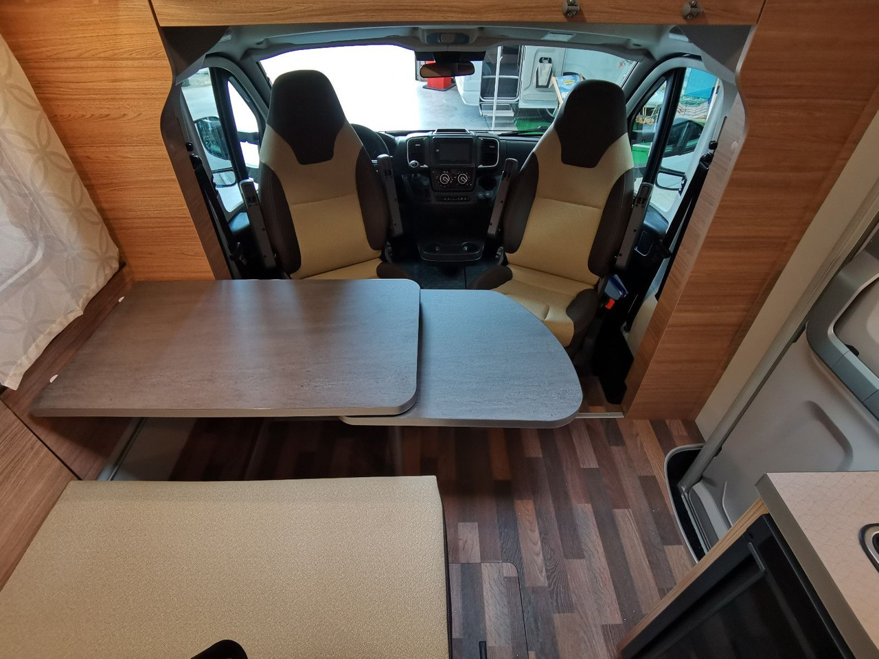 Camping-car capucine Weinsberg CARAHOME 550 MG /- 2025 - / 140 PS / NUR 5.97M: photos 14 Camping-car capucine Weinsberg CARAHOME 550 MG /- 2025 - / 140 PS / NUR 5.97M: photos 14