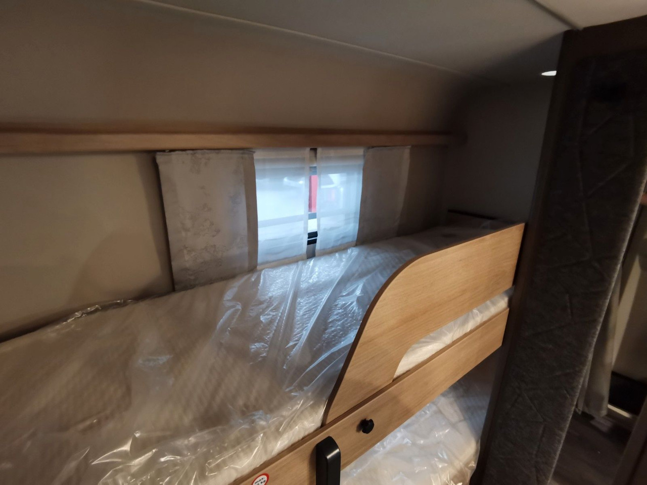 Caravane Weinsberg CARAONE 480 QDK / - 2026 - / ETAGENBETTEN: photos 21