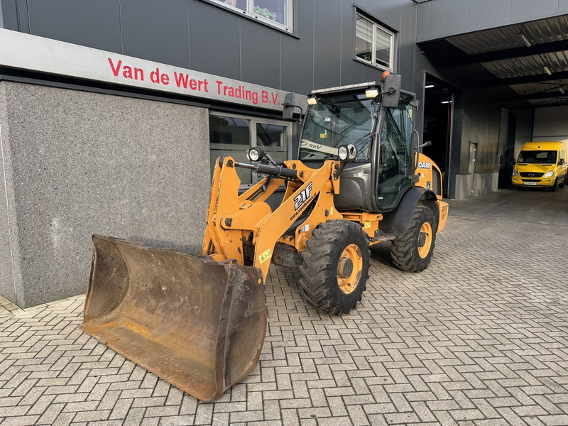 Case 21F Shovel / Radlader / Wheel Loader 2016 Bucket & Forks 3970Hours - Chargeuse sur pneus: photos 5 Case 21F Shovel / Radlader / Wheel Loader 2016 Bucket & Forks 3970Hours - Chargeuse sur pneus: photos 5