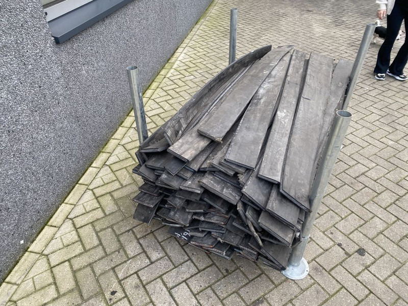 Engins de chantier Rubber rubberschuif modderschuif rubber afval rubbers strips rubbers sllijtstrip: photos 6