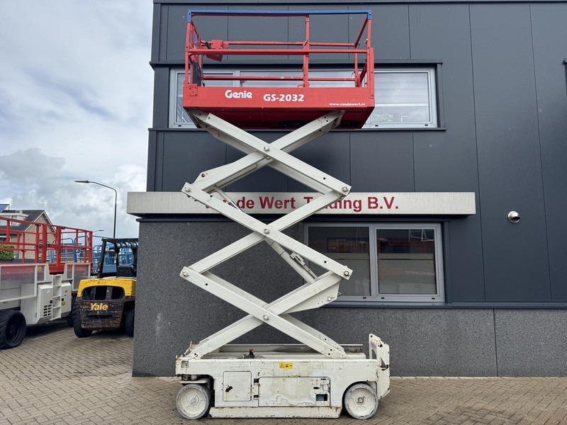 Genie GS2032 schaarlift schaar hoogwerker 2013 uur 8mtr werkhoogte - Nacelle ciseaux: photos 4 Genie GS2032 schaarlift schaar hoogwerker 2013 uur 8mtr werkhoogte - Nacelle ciseaux: photos 4