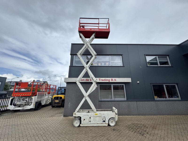Genie GS2032 schaarlift schaar hoogwerker 2013 uur 8mtr werkhoogte - Nacelle ciseaux: photos 5 Genie GS2032 schaarlift schaar hoogwerker 2013 uur 8mtr werkhoogte - Nacelle ciseaux: photos 5