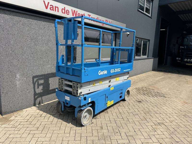 Genie GS2032 schaarlift schaar hoogwerker 2013 uur 8mtr werkhoogte - Nacelle ciseaux: photos 3 Genie GS2032 schaarlift schaar hoogwerker 2013 uur 8mtr werkhoogte - Nacelle ciseaux: photos 3