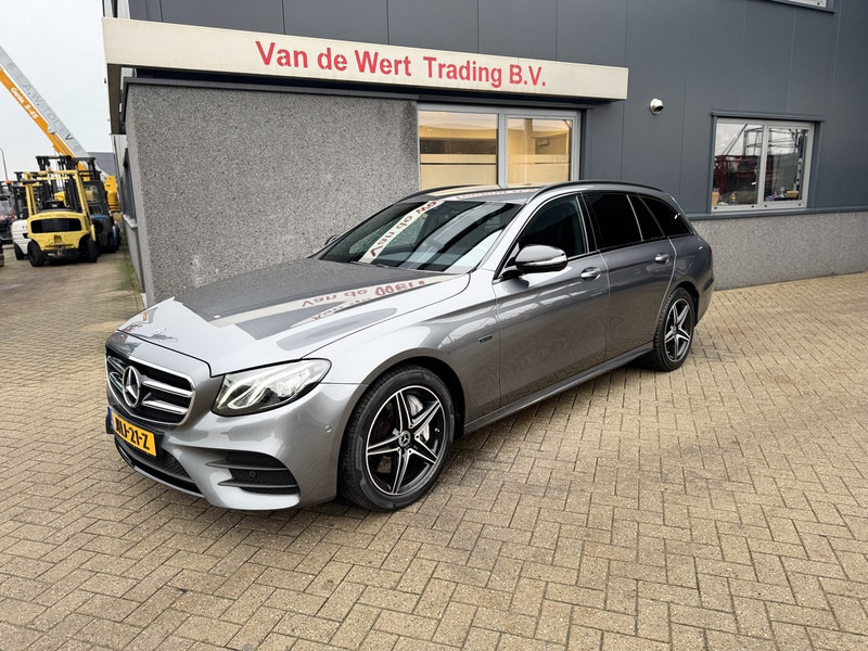 Mercedes-Benz E-Klasse Estate 300 de AMG Line 2020 Led / ACC / Leder - Voiture: photos 1 Mercedes-Benz E-Klasse Estate 300 de AMG Line 2020 Led / ACC / Leder - Voiture: photos 1
