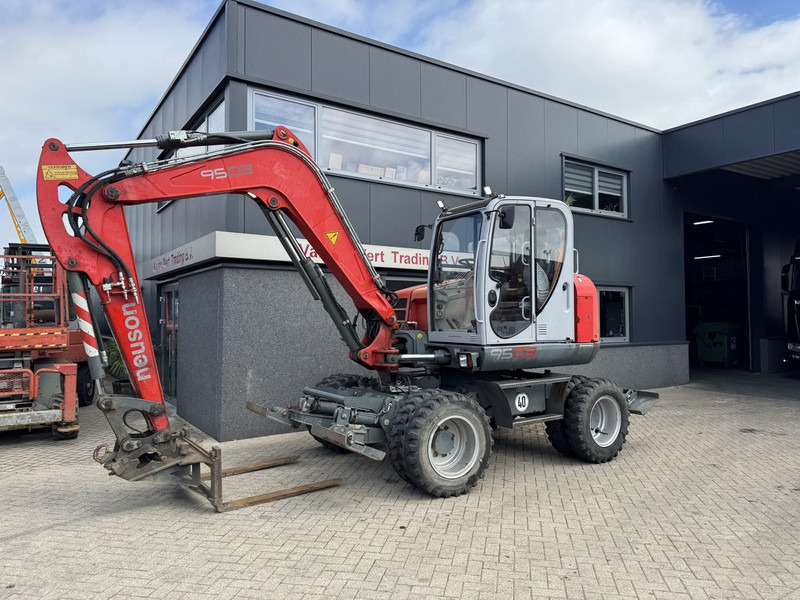 Neuson 9503 WD Mobiele Kraan 2009 Palletvork, Smalle Bak / Breede Bak 8860hours Deutz Diesel. - Grue mobile: photos 3 Neuson 9503 WD Mobiele Kraan 2009 Palletvork, Smalle Bak / Breede Bak 8860hours Deutz Diesel. - Grue mobile: photos 3