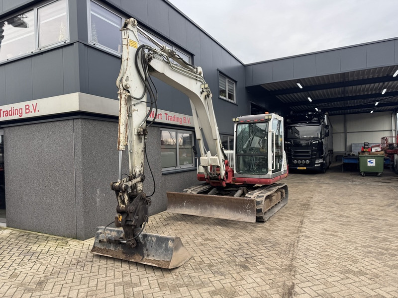 Takeuchi TB175 Graafmachine Rups 2008 Yanmar Diesel inclusief 5 bakken + palletvork - Pelle sur chenille: photos 5 Takeuchi TB175 Graafmachine Rups 2008 Yanmar Diesel inclusief 5 bakken + palletvork - Pelle sur chenille: photos 5