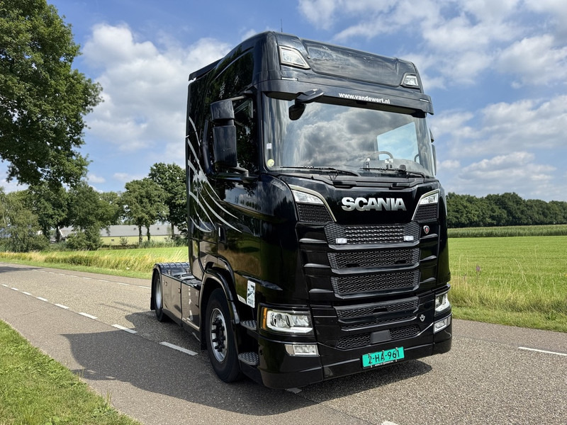 Scania S520 V8 4x2 Full Air - Automaat - Retarder - Euro 6 - I Park Cool - 2018 - Exhaust Pipe - TUV 02-2026 - Tracteur routier: photos 4 Scania S520 V8 4x2 Full Air - Automaat - Retarder - Euro 6 - I Park Cool - 2018 - Exhaust Pipe - TUV 02-2026 - Tracteur routier: photos 4