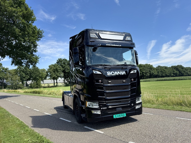 Scania S520 V8 4x2 Full Air - Automaat - Retarder - Euro 6 - I Park Cool - 2018 - TUV 02-2026 - Tracteur routier: photos 4 Scania S520 V8 4x2 Full Air - Automaat - Retarder - Euro 6 - I Park Cool - 2018 - TUV 02-2026 - Tracteur routier: photos 4