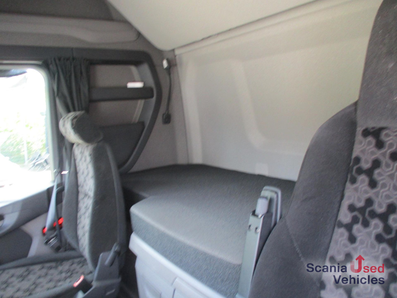 SCANIA R 460 A4x2NA / 2-Kreis Hydr. / Navi / LED / ADR AT - Tracteur routier: photos 3 SCANIA R 460 A4x2NA / 2-Kreis Hydr. / Navi / LED / ADR AT - Tracteur routier: photos 3