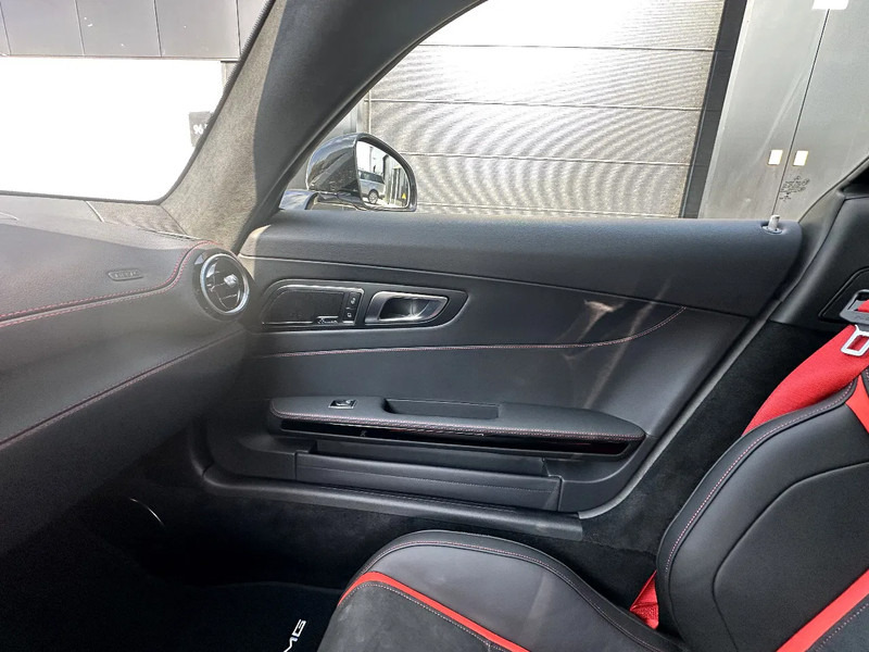 Voiture Mercedes-Benz AMG GT S / V8 4.0 L Biturbo (M178): photos 14