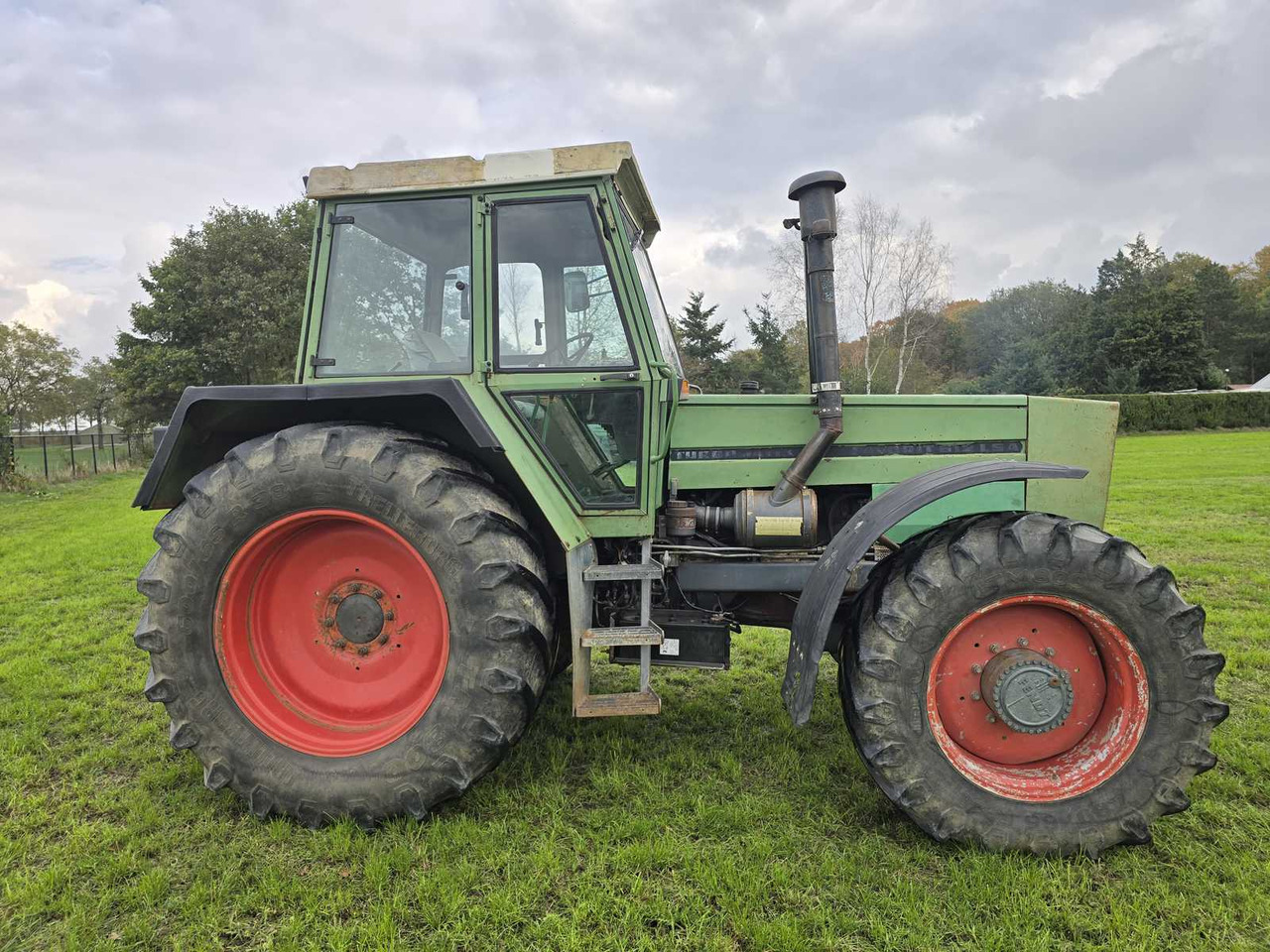 1986 FENDT 612 LSA TURBOMATIK ALL-WHEEL DRIVE FARM TRACTOR - Tracteur agricole: photos 3 1986 FENDT 612 LSA TURBOMATIK ALL-WHEEL DRIVE FARM TRACTOR - Tracteur agricole: photos 3