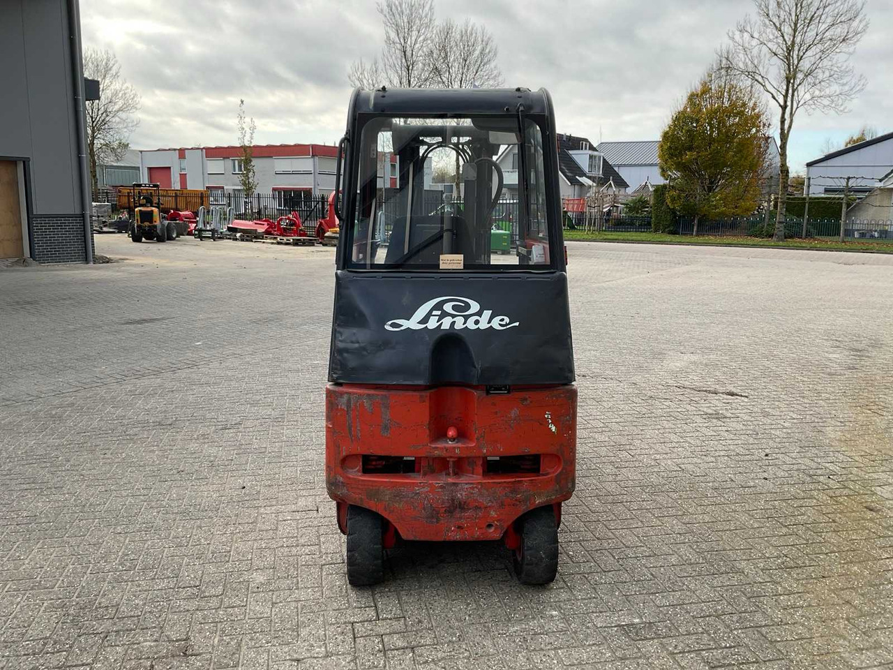 1999 LINDE E20H FORKLIFT - Chariot élévateur: photos 5 1999 LINDE E20H FORKLIFT - Chariot élévateur: photos 5