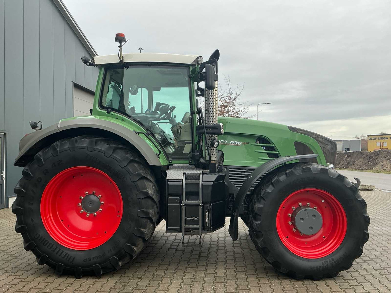 2003 FENDT 930 VARIO ALL-WHEEL DRIVE AGRICULTURAL TRACTOR - Tracteur agricole: photos 4 2003 FENDT 930 VARIO ALL-WHEEL DRIVE AGRICULTURAL TRACTOR - Tracteur agricole: photos 4