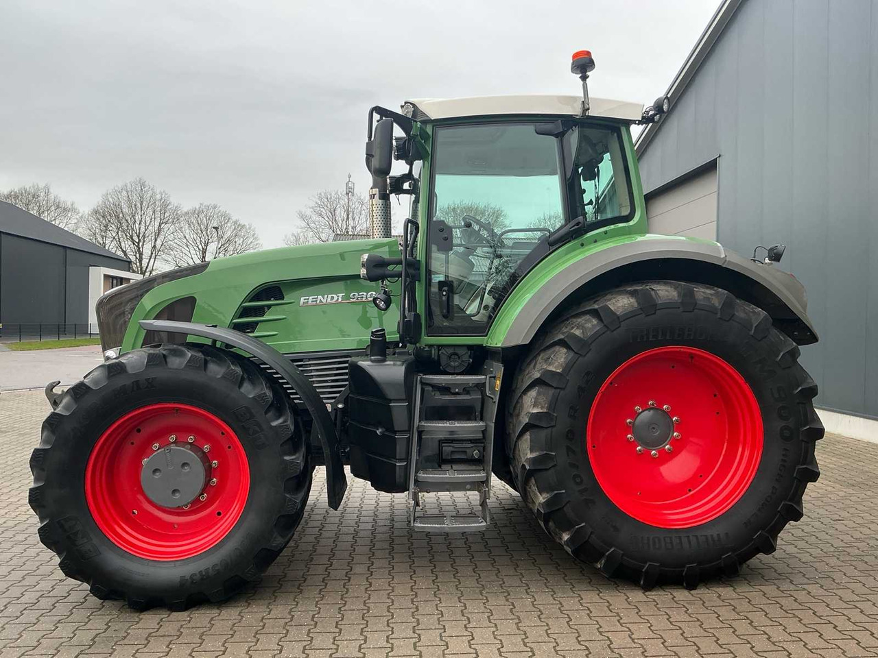 2003 FENDT 930 VARIO ALL-WHEEL DRIVE AGRICULTURAL TRACTOR - Tracteur agricole: photos 5 2003 FENDT 930 VARIO ALL-WHEEL DRIVE AGRICULTURAL TRACTOR - Tracteur agricole: photos 5